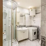 Neve St Apartman